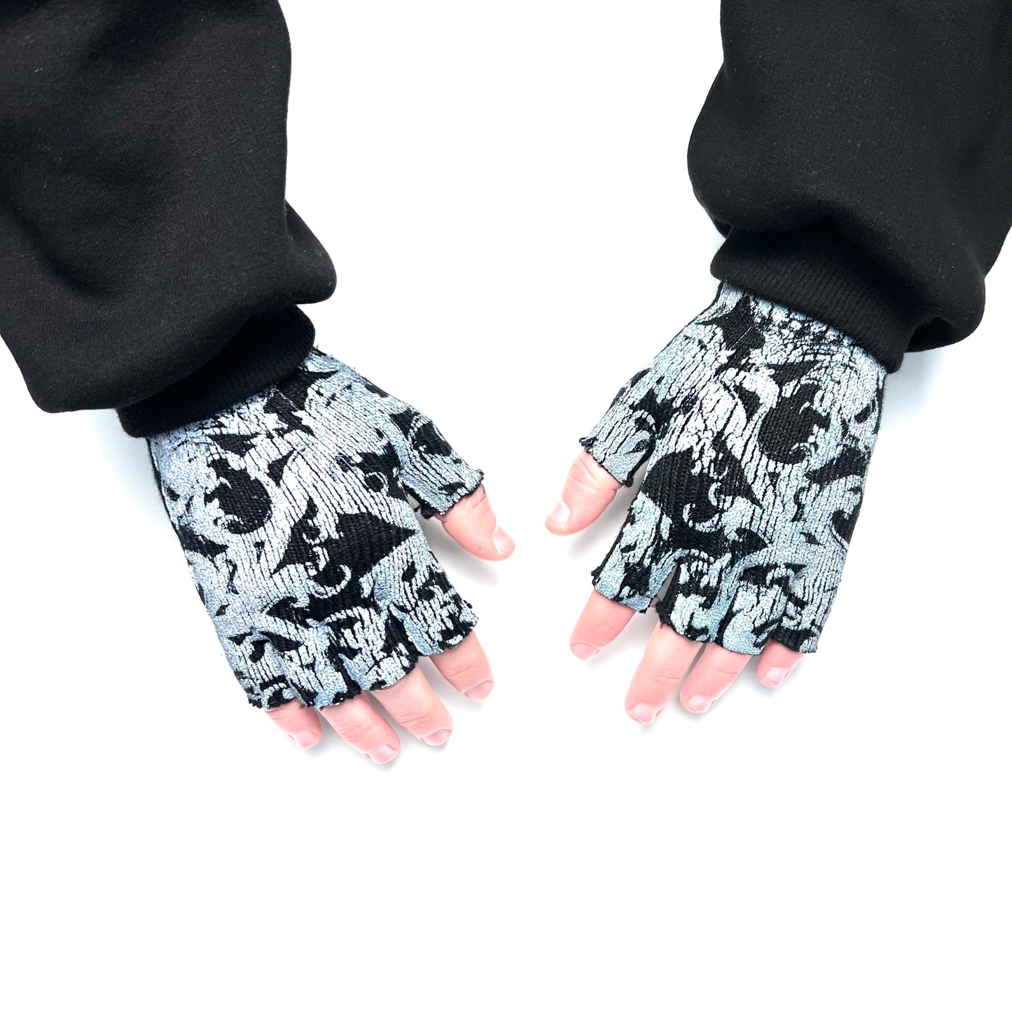 KNIGHT FINGERLESS GLOVES