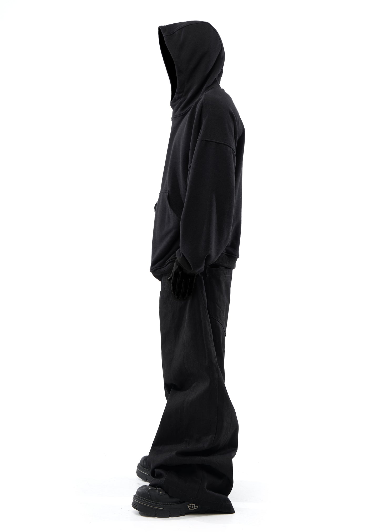 BLACK OVER HOODIE