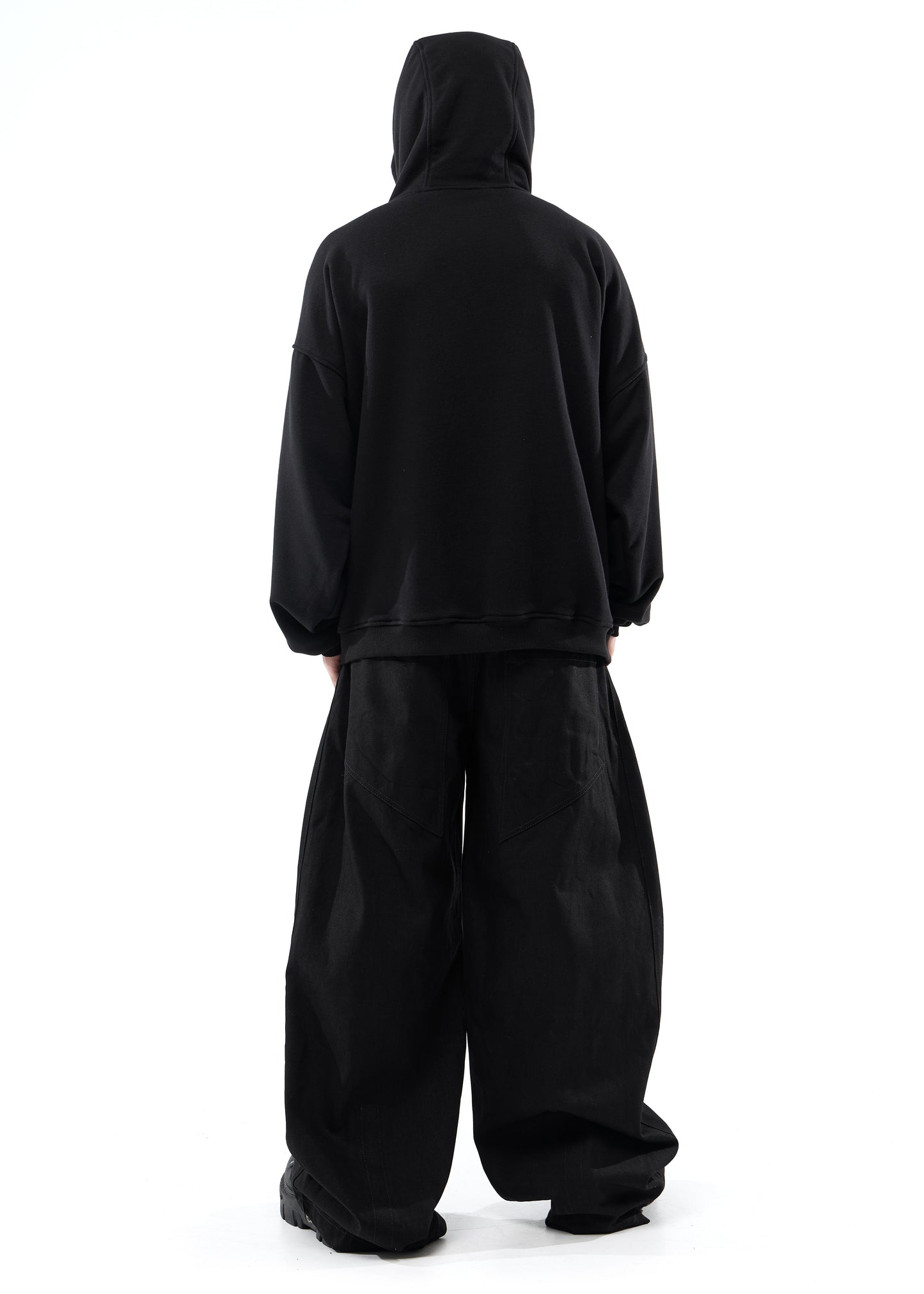 BLACK OVER HOODIE