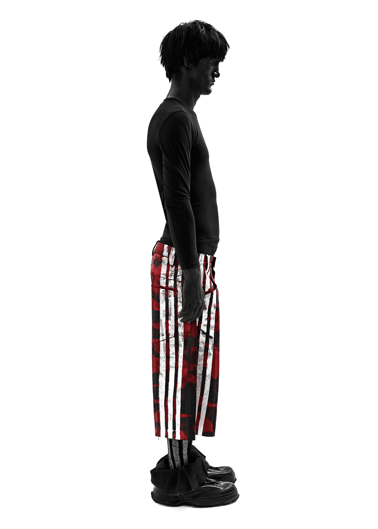 CAMO STRIPES WAXED RED DENIM SHORTS