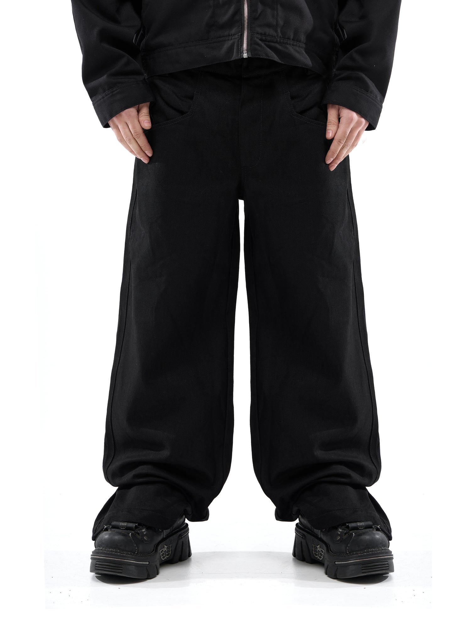 BLACK JEANS