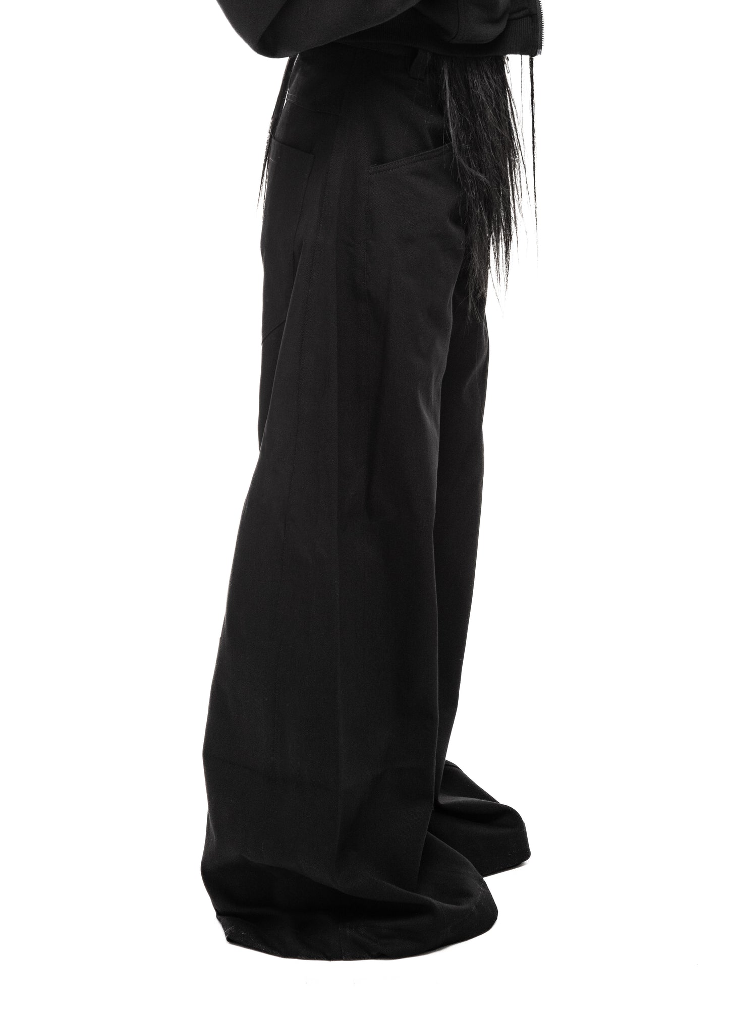 BLACK JEANS