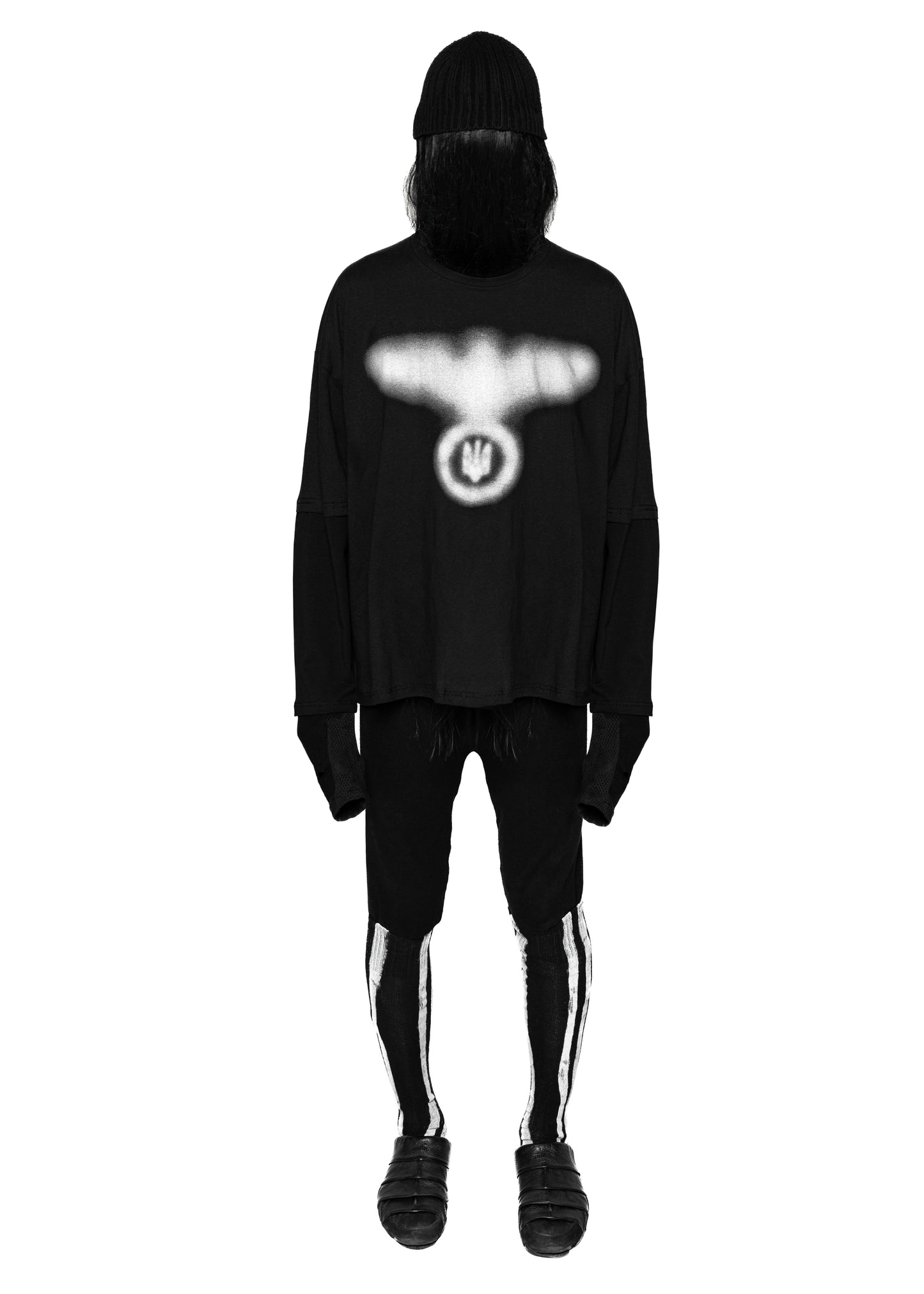 STAIN BLACK LONG-SLEEVED T-SHIRT