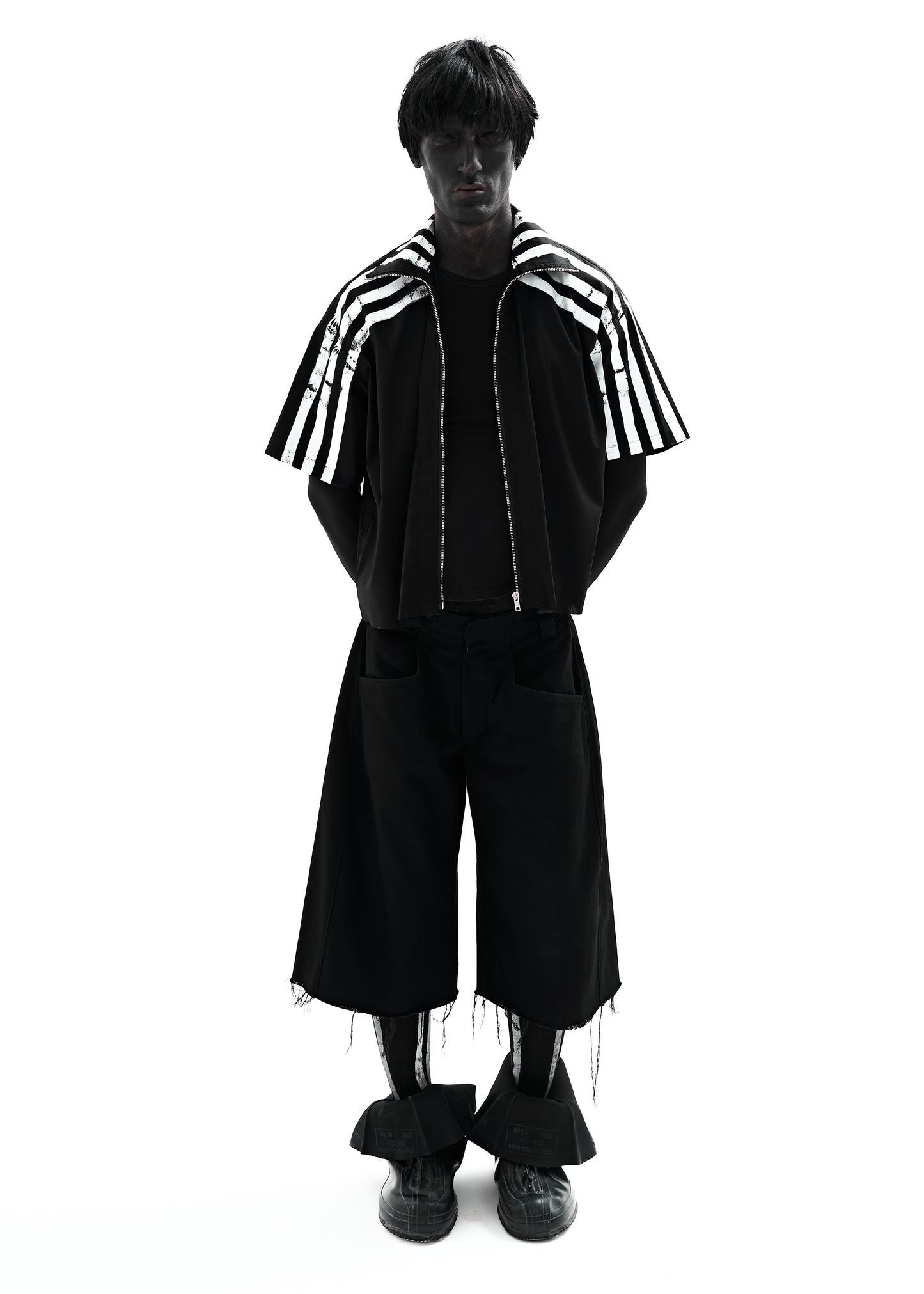 STRIPES BLACK ZIP SHIRT