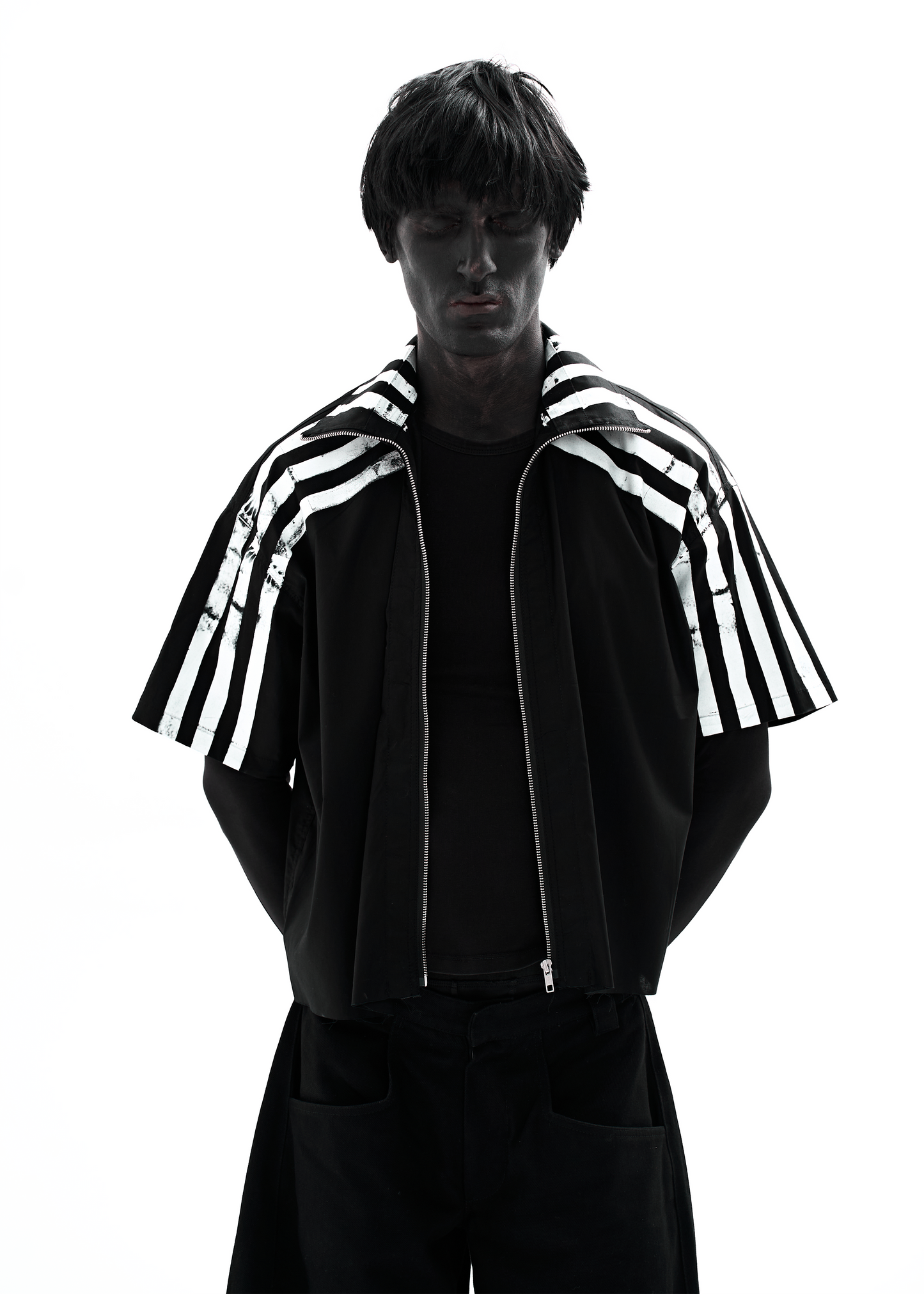 STRIPES BLACK ZIP SHIRT