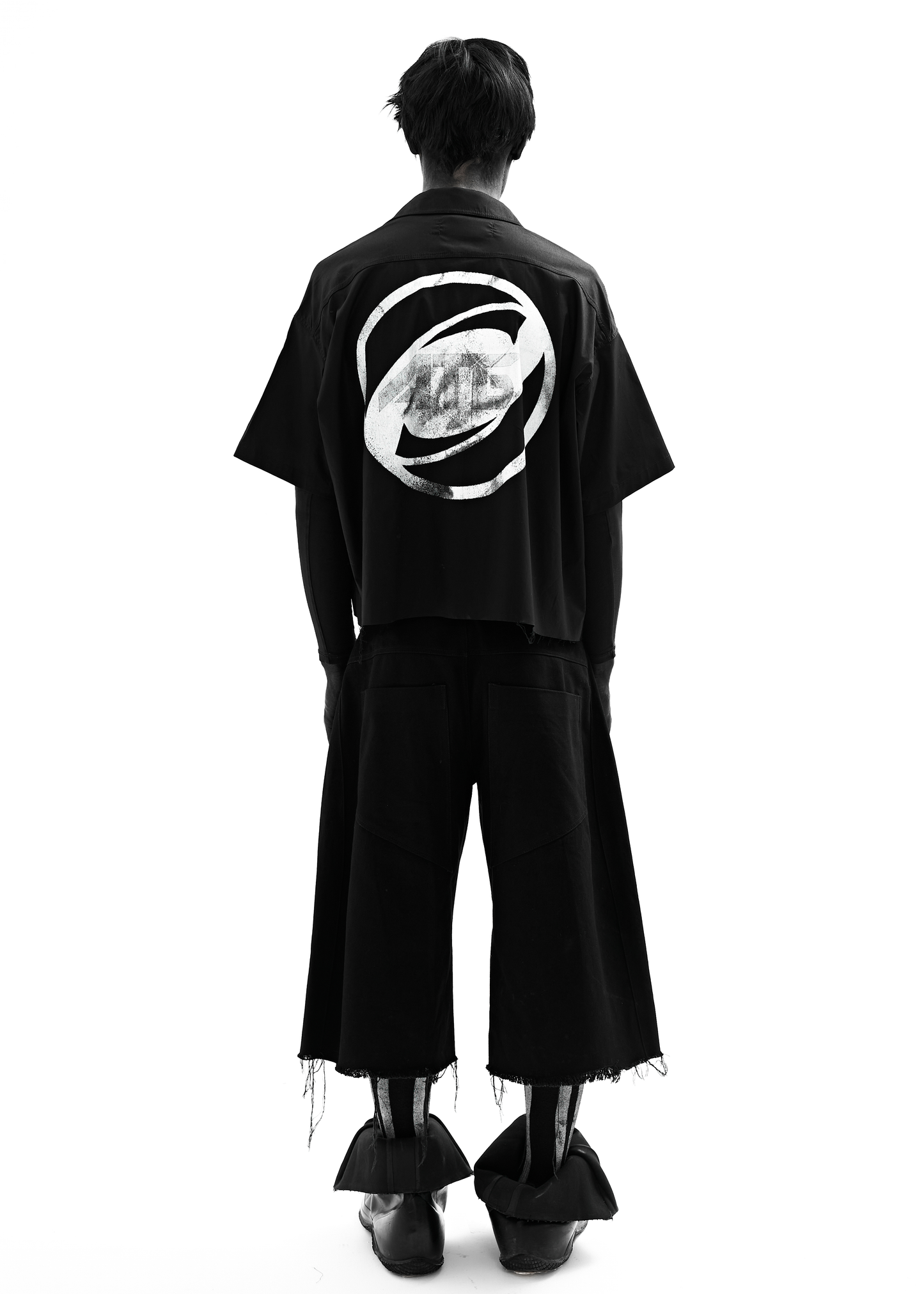 MARKET BLACK ZIP SHIRT