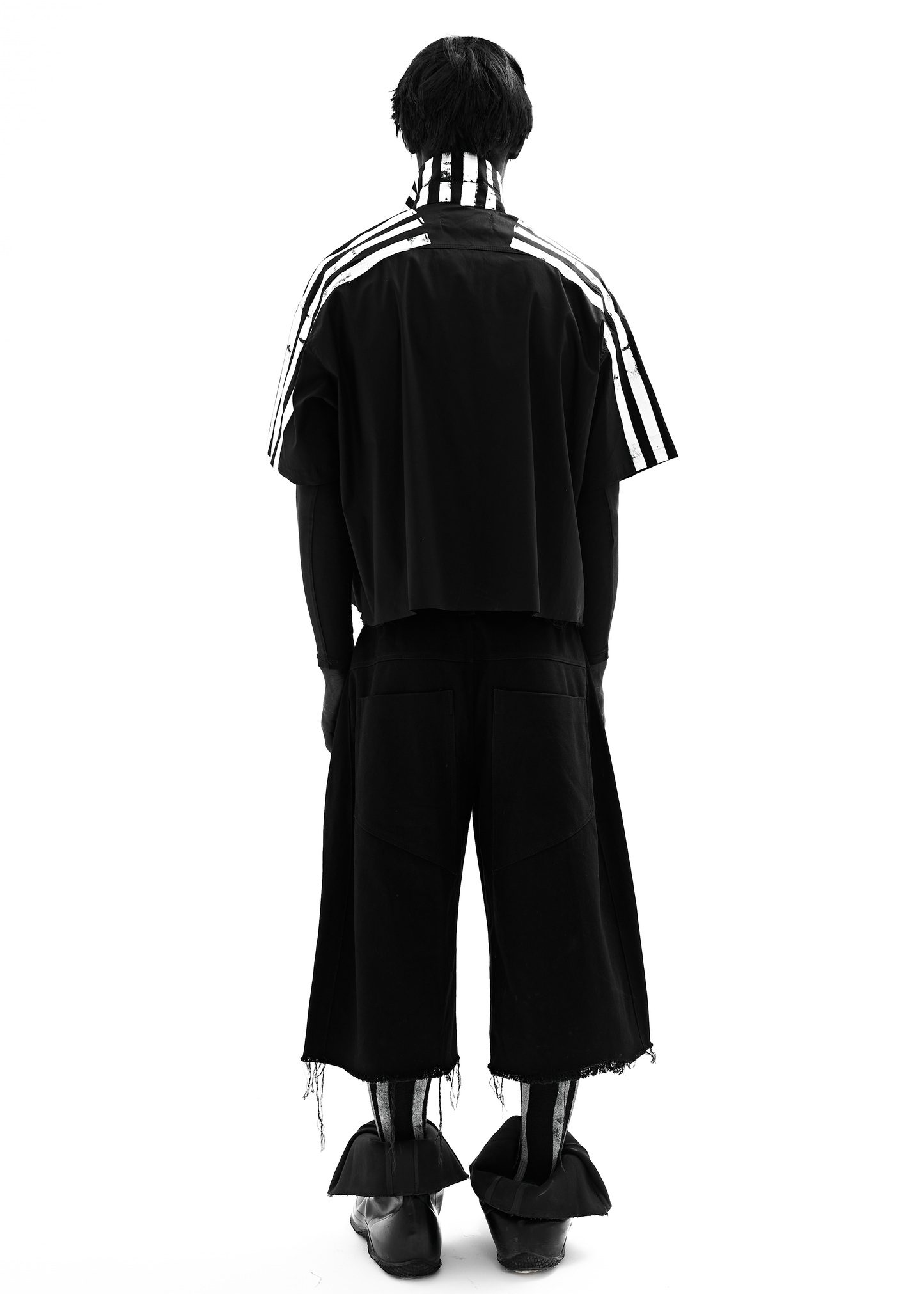 STRIPES BLACK ZIP SHIRT