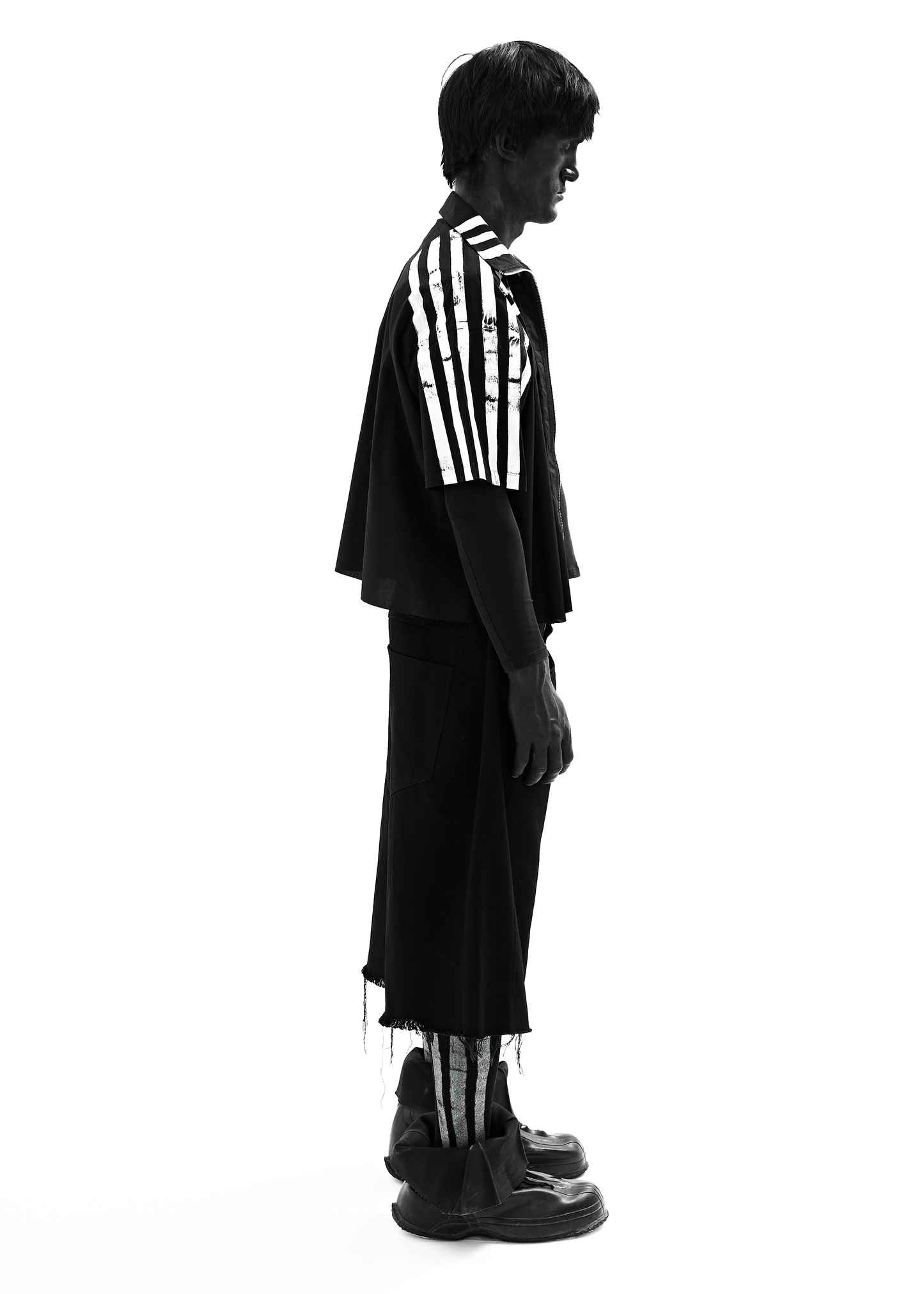 STRIPES BLACK ZIP SHIRT