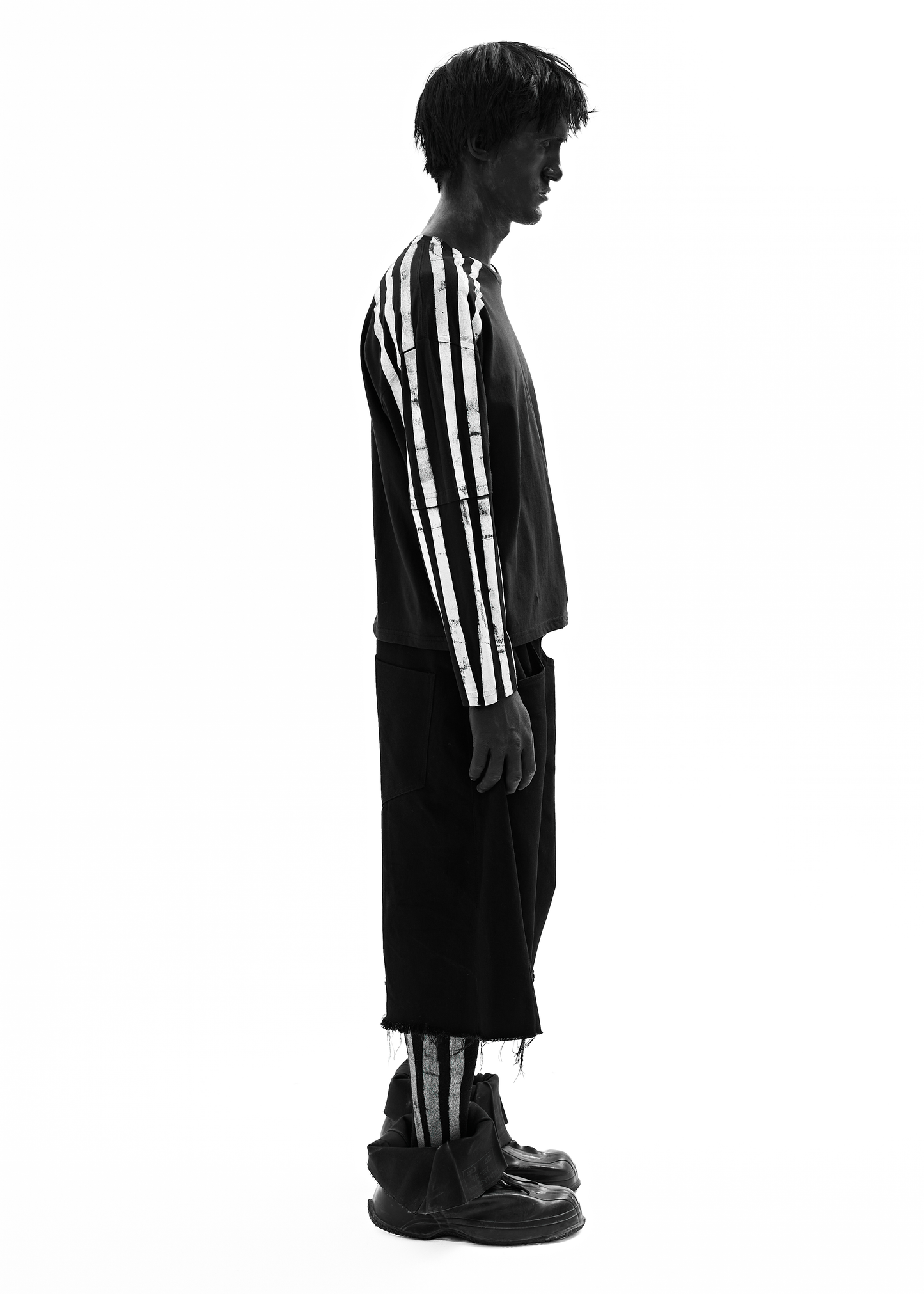 DOUBLE STRIPES BLACK LONG-SLEEVED T-SHIRT
