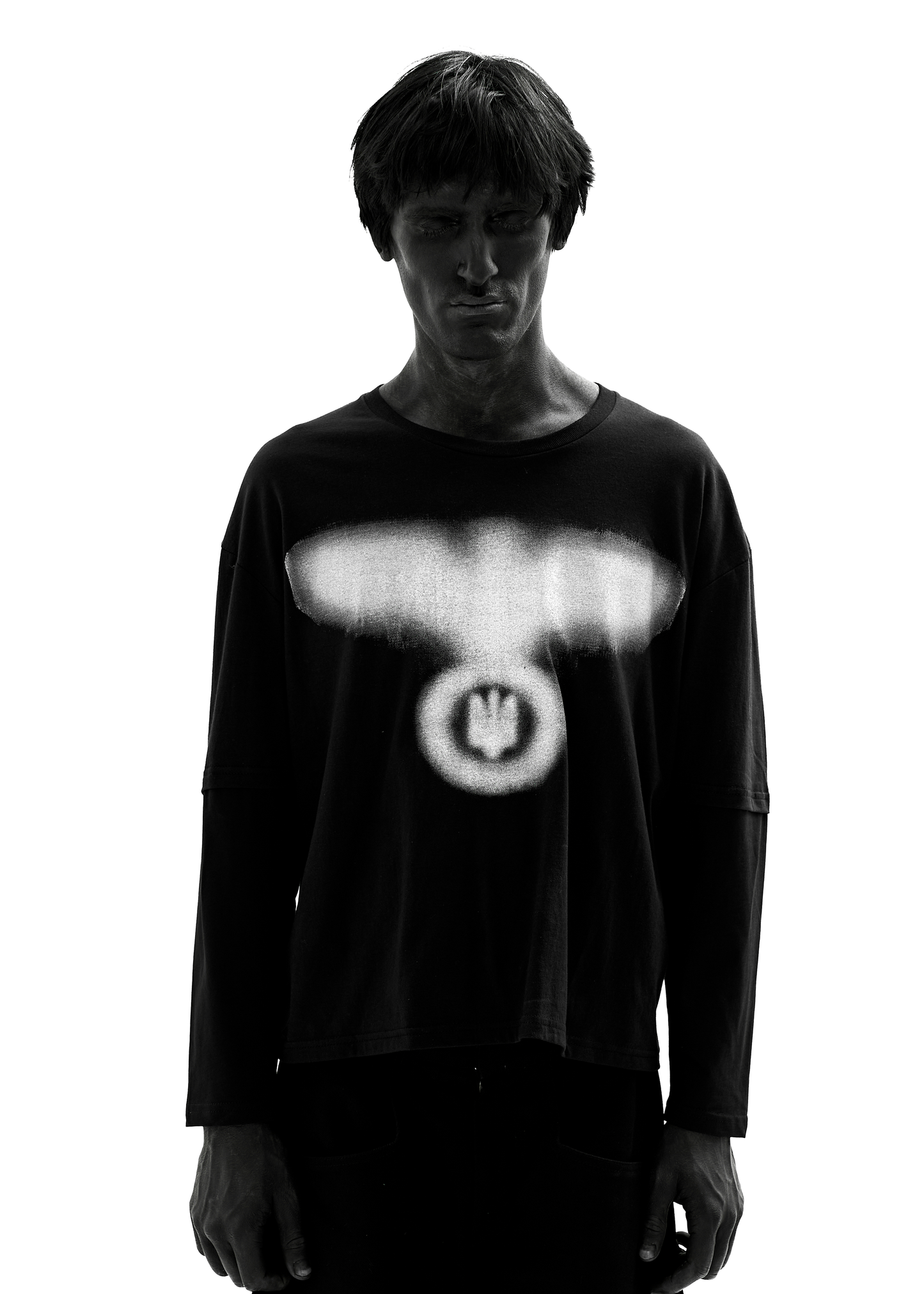 STAIN BLACK LONG-SLEEVED T-SHIRT