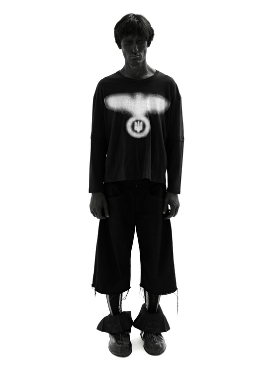 STAIN BLACK LONG-SLEEVED T-SHIRT