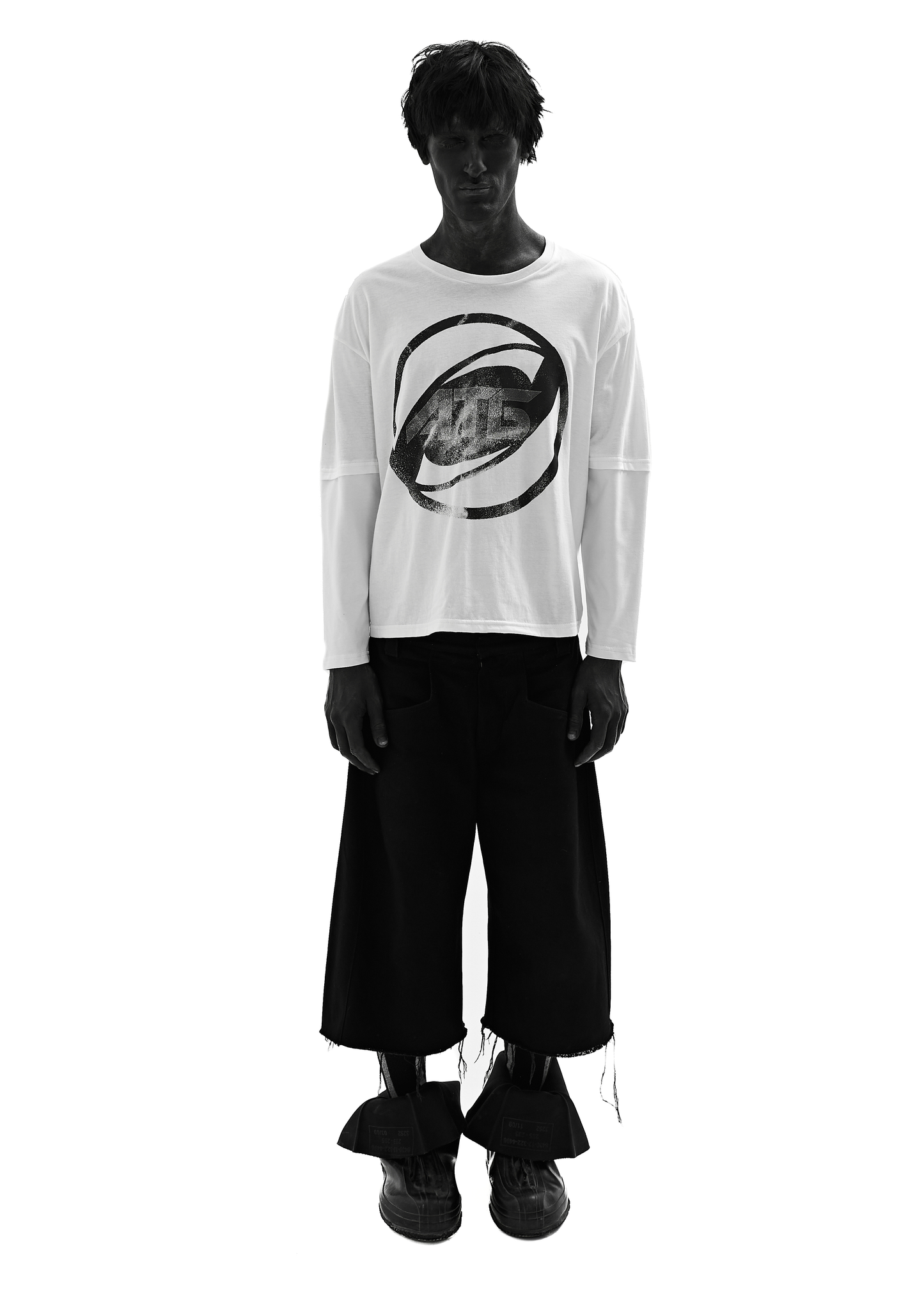 MARKET WHITE LONG-SLEEVED T-SHIRT