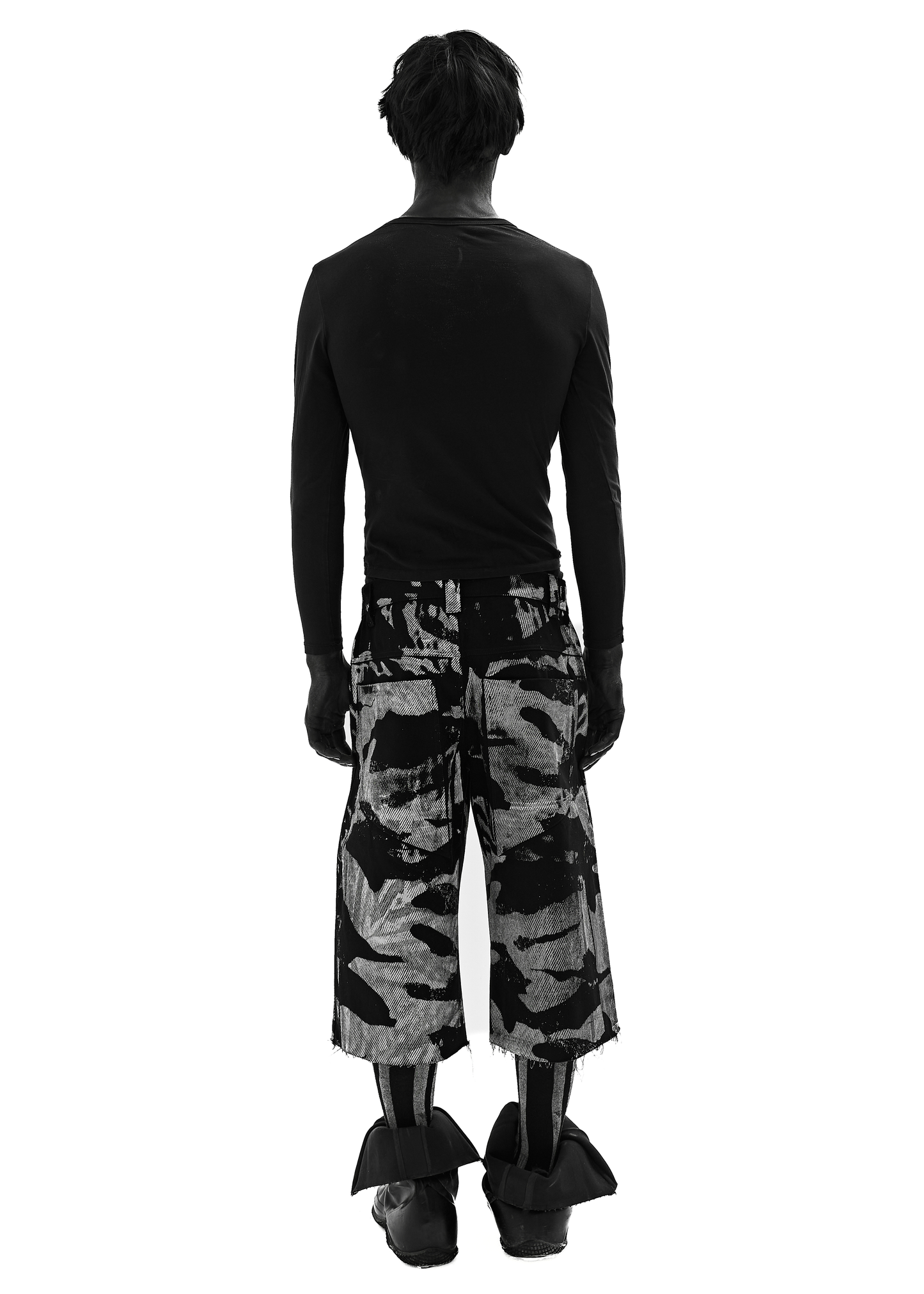 CAMO BLACK DENIM SHORTS