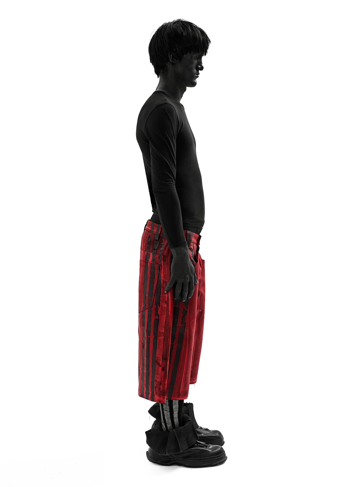 BLACK STRIPES WAXED RED DENIM SHORTS