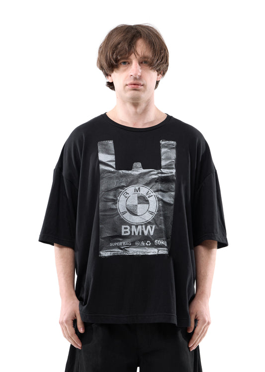 PLASTIC BAG BLACK OVER T-SHIRT